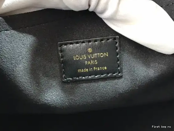 First bag ru VUITTON SINCE 1854 ONTHEGO GM LOUIS 0513